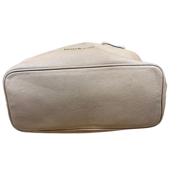 Michael Kors Jules Large Drawstring Bucket Bag in Tan Caramel Pebbled Leather - Picture 12 of 12